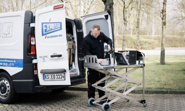 Mobiler Scherenhubtisch mit Falt- und Karrenfunktion