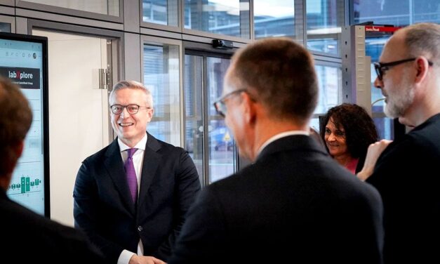 Bundesminister im Dialog mit ZwickRoell